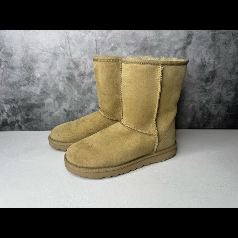 UGG Classic Boot II Almond